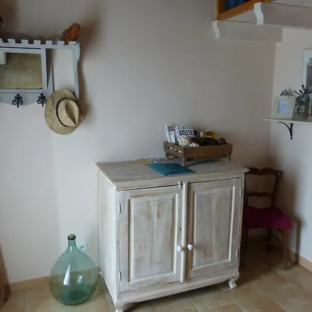 Les Amandiers Bed and breakfast Calvisson