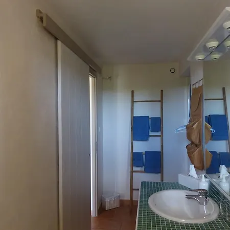 Les Amandiers Bed and breakfast *